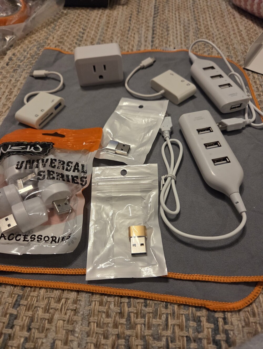 Multi-Port Electronic Accessories - Picture 7 of 9
